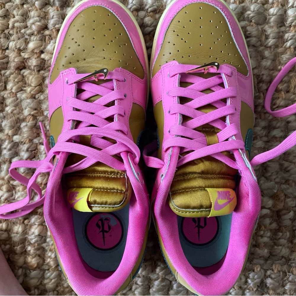 Nike dunks  Pink and Gold Women's Sneakers